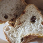 天然酵母パン　味取 - レーズンの食パン、カット