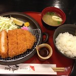 太郎茶屋鎌倉 - ロースカツ定食　842円