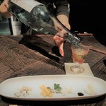 know by moto - [ドリンク] 会津 中将 (夏限定 吟醸酒) をグラスに注ぐ♪ｗ ②