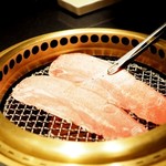 Azabu Juuban Yakiniku Buruzu - 珍しい縦切りの極みタンしゃぶ