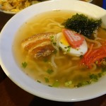 南風 - 沖縄そば、デラックス