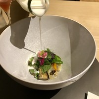 オルト - 菜園。苦味や独特な味のハーブが入っていてちょっと苦手だったかも〜。ヤギのヨーグルト掛けてくれます。