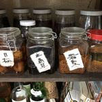 かたつむり - 保存している木の実類