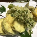 かたつむり - しろなすとうどの花