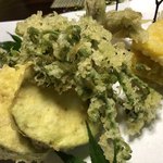 かたつむり - うどの花