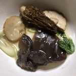 かたつむり - アミガサタケ