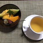 かたつむり - ハーブティーとデザート