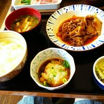 Sukiya - 牛丼のすき家で朝食。牛皿定食。
