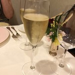 北島亭 - グラスシャンパン