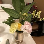 北島亭 - 卓上花