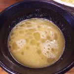 貝ガラ屋 - 濃厚牡蠣つけ麺スープ