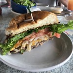 Harbor House Restaurant - 半分に切るとこんな感じです