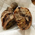 パンやきどころ RIKI - セミドライバナナ・チョコレート・クルミ入り