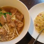 Shin touraku - パイコー麺の半炒飯セット