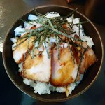 麺酒盗ざい八 - 中チャーシュー丼　350円