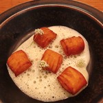 アノニム - 揚げニョッキと魚介の泡のソース