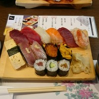 鮨政 西口店 - ランチにぎり(お味噌汁付き)