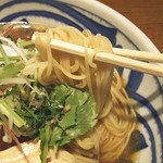 寿製麺 よしかわ - 限定Bのあら炊き冷やし鰹そば
