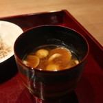 二条城ふる田 - なめこの赤出汁