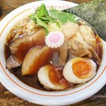 しあわせ中華そば食堂 にこり - 「わんたんそば(900円)+味玉子(100円)」です