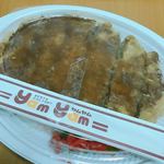 ヤムヤム - デミカツ丼