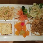 神戸クック ワールドビュッフェ - バイキング　お皿にいっぱい盛りました(2018.07.22)