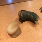 鮓職人 秦野よしき - 鮑の肝、貝柱