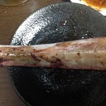 炭火焼肉 寿月 - ジャンボ骨付きカルビ（小）はこの位になるまで食べ尽くしたいものです（笑）