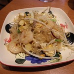 Thai food club BACCARA - タイ風焼きそば