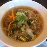 タイ料理スィーデーン - ムーガタスープと糖質ゼロ麺