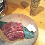 和牛と鍋 焼肉番長 - 上ハラミ、右上のハーブ塩で食べると最高でした!!!