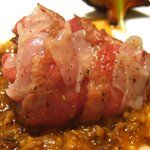 牛もも肉を接写