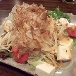 鶏鳥kitchen ゆう - 豆腐と野菜のゴマドレッシングサラダ （￥350）
