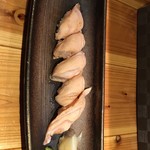 魚頂天 - 炙りサーモン握り△