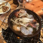 魚頂天 - 海老のアヒージョ。海老大きい。○