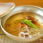 白金台こばやし - お椀・鱧、新ごぼう、柚子、黒胡椒