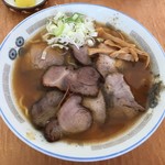 富公 - チャーシューはいつもの通り、固めの肉だが、濃ゆい味で食いでがあって美味い！！！
      
      トロトロチャーシュー至上主義者が多い富山でも愛される店。
      
      
      