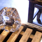 町家喫茶 三宅商店 - ＜8月＞店内におかれた氷柱