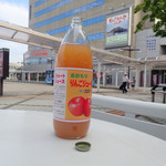Onde Anse Yu-Tori Omiyage Shoppu - りんごジュースは栓抜きがいるミャ（メーカーによる）