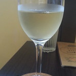 Kuriya - グラスワインの白、こちらも2杯目以降なので100円！！