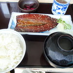 すみれ亭 - 秋刀魚味醂干し定食です