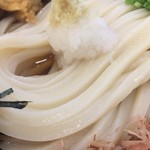 麺匠 釜善 - うどんピカピカです！　このツルツル感が堪りません　見ているだけで食べたくなってきます（笑）