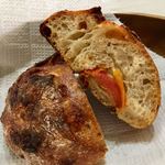 パンやきどころ RIKI - セミドライトマト・チーズ・あらびきソーセージ