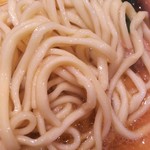 ラーメン 厚木家 - のりピー製麺の平打ち麺。