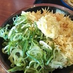 丸亀製麺 - 天丼用ライス￥130　の、サービスアイテムを駆使したボンビー丼