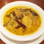 ガネーシュ - フィッシュカリー(この日はふわふわのカジキ)