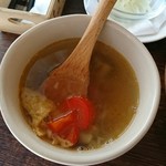 サルサ ヴェルデ - ランチのトルティーヤチップス入りスープ