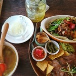 サルサ ヴェルデ - ランチプレートと単品の青パパ