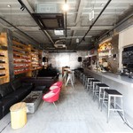 歌舞伎町ブックセンター - カフェとしてもゆっくりご利用いただます。