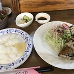 Hanadokei - なすの肉詰めフライランチ